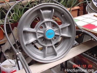 20111223_Hino_Logo_Wheel_Cap_16