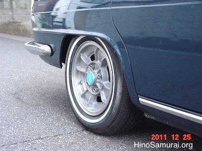 20111224_Hino_Logo_Wheel_Cap_2