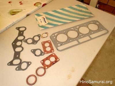 Parts of full set - less rocker cover seal