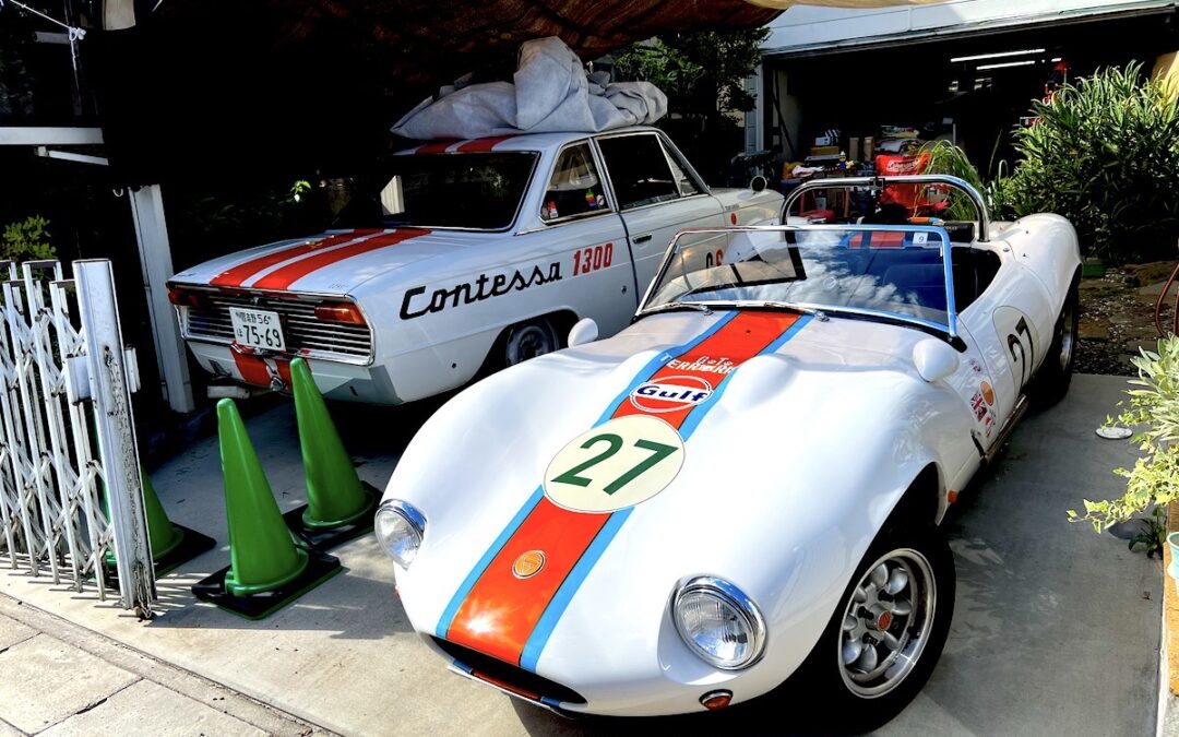 2023.10.26 レーシーなクルマ同士、日曜の昼下がり…